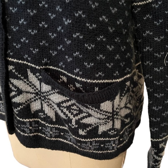 Vintage Nordic Trees Alpine Ski Christmas Cardigan Sweater Small EUC - Picture 7 of 12